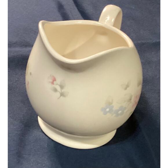 Vintage Pfaltzgraff Tea Rose Creamer 5” Tall Pitcher Stoneware - Picture 5 of 10